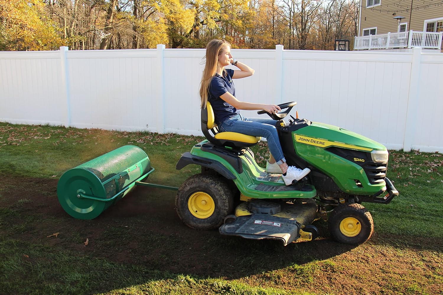 Landzie Lawn & Garden Spreader - 44 Inch Heavy Duty Metal Mesh Push/Tow Spreader for Compost, Peat Moss, Top Soil, Mulch B67611