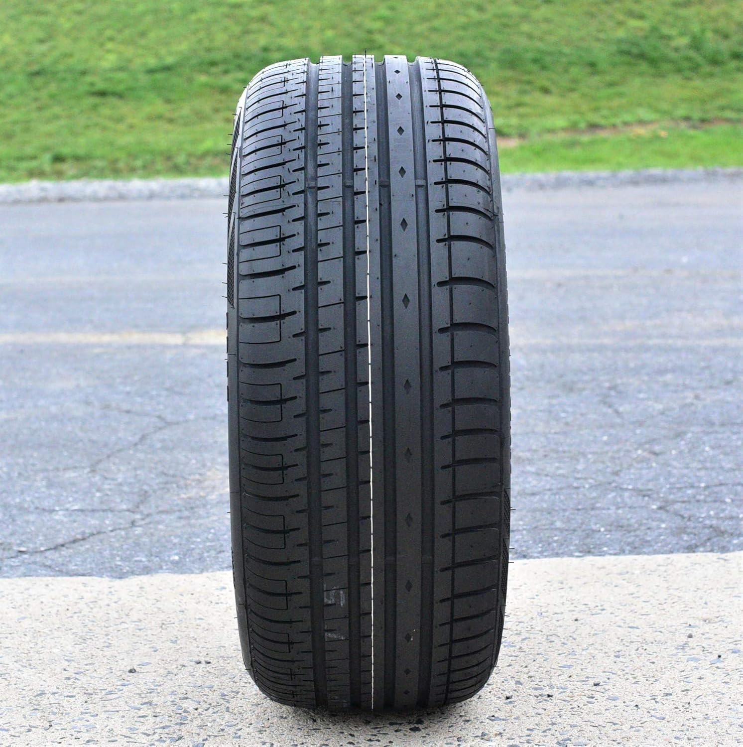 Accelera Phi-R All-Season High Performance Radial Tire 205/50R15 T35707