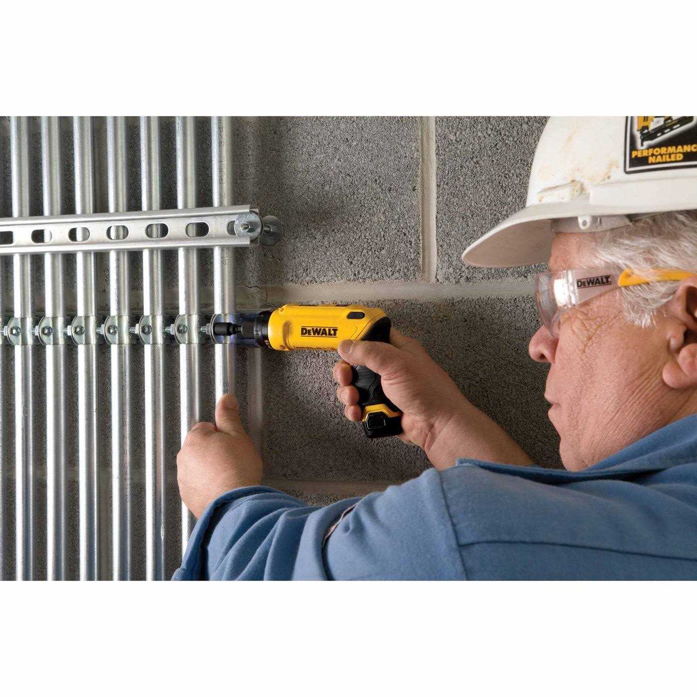 DeWalt DCF680 Screwdriver Kit C39094