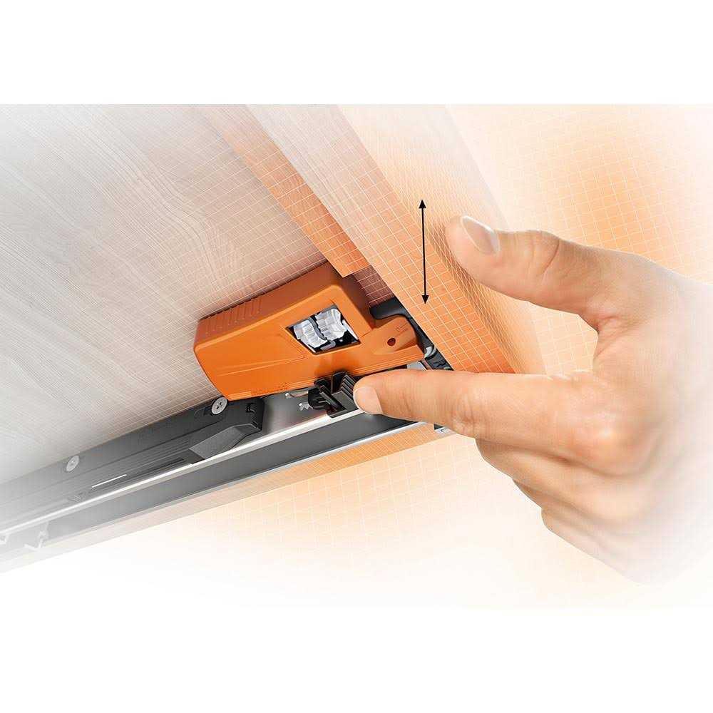 Blum T517601R Right Hand Movento Standard Locking Device E14766