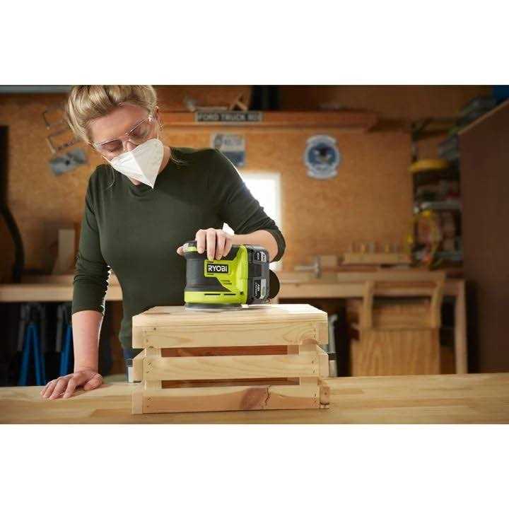 Ryobi One+ 18V Cordless 5 in. Random Orbit Sander A538