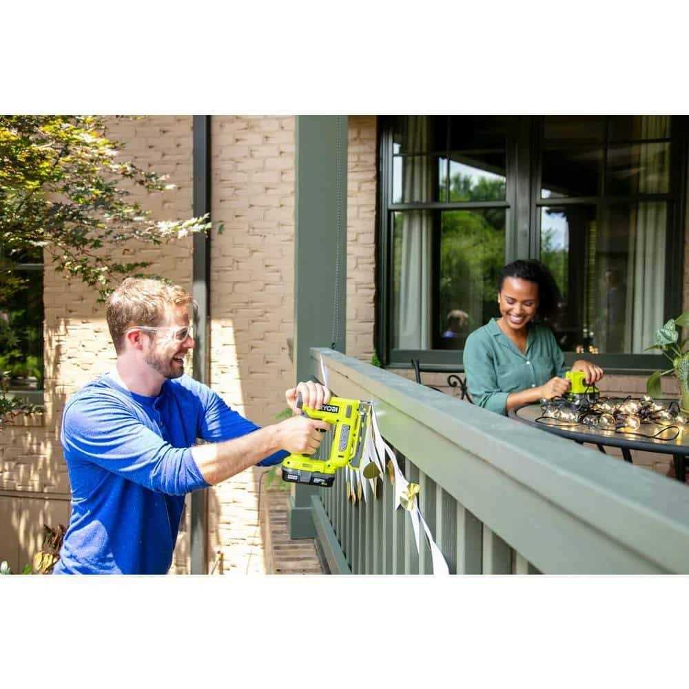 Ryobi ONE+ 18V Cordless 3/8 in. Crown Stapler with 2.0 Ah Battery N36431