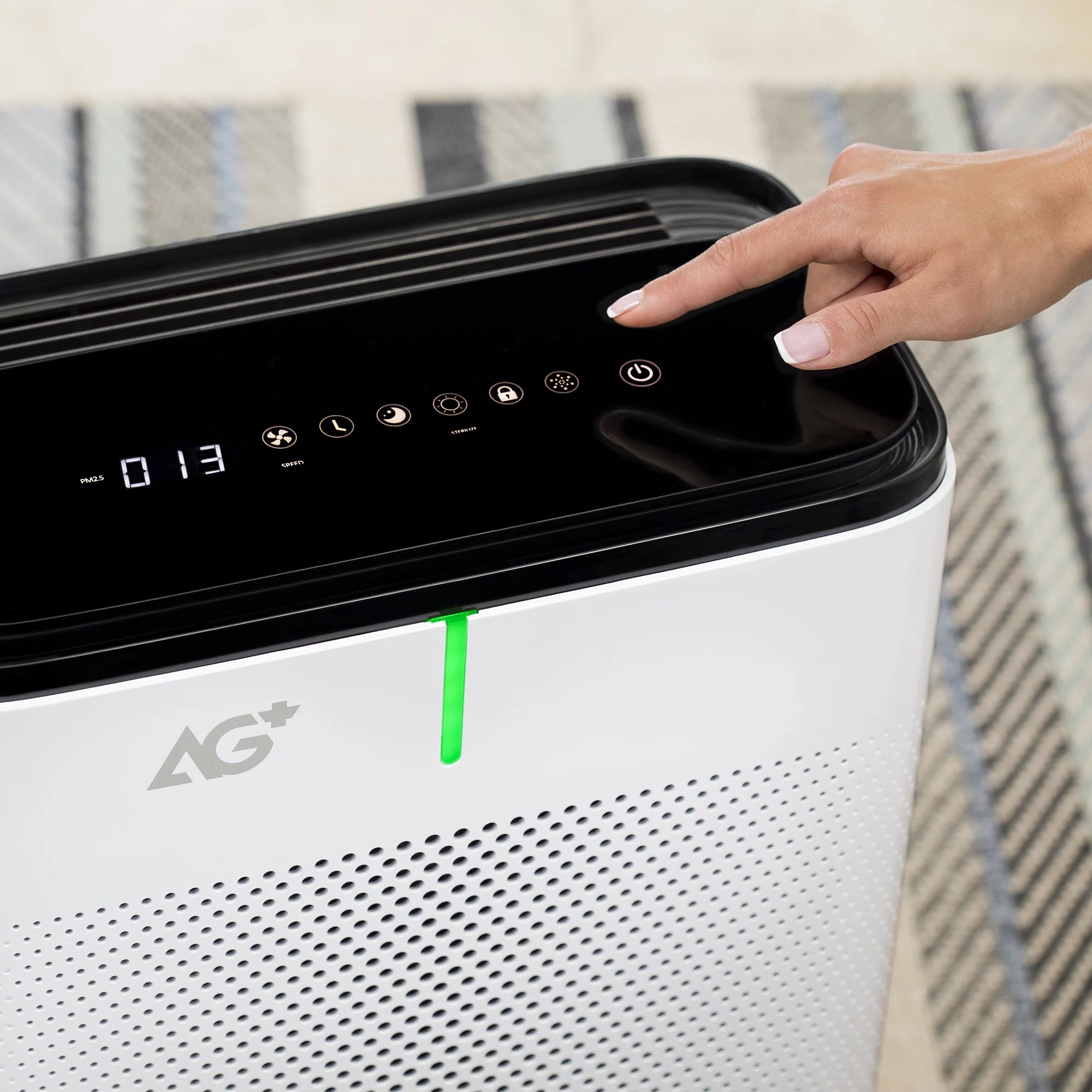 Brondell Pro Sanitizing Air Purifier for Viruses, Bacteria and Allergens B638589