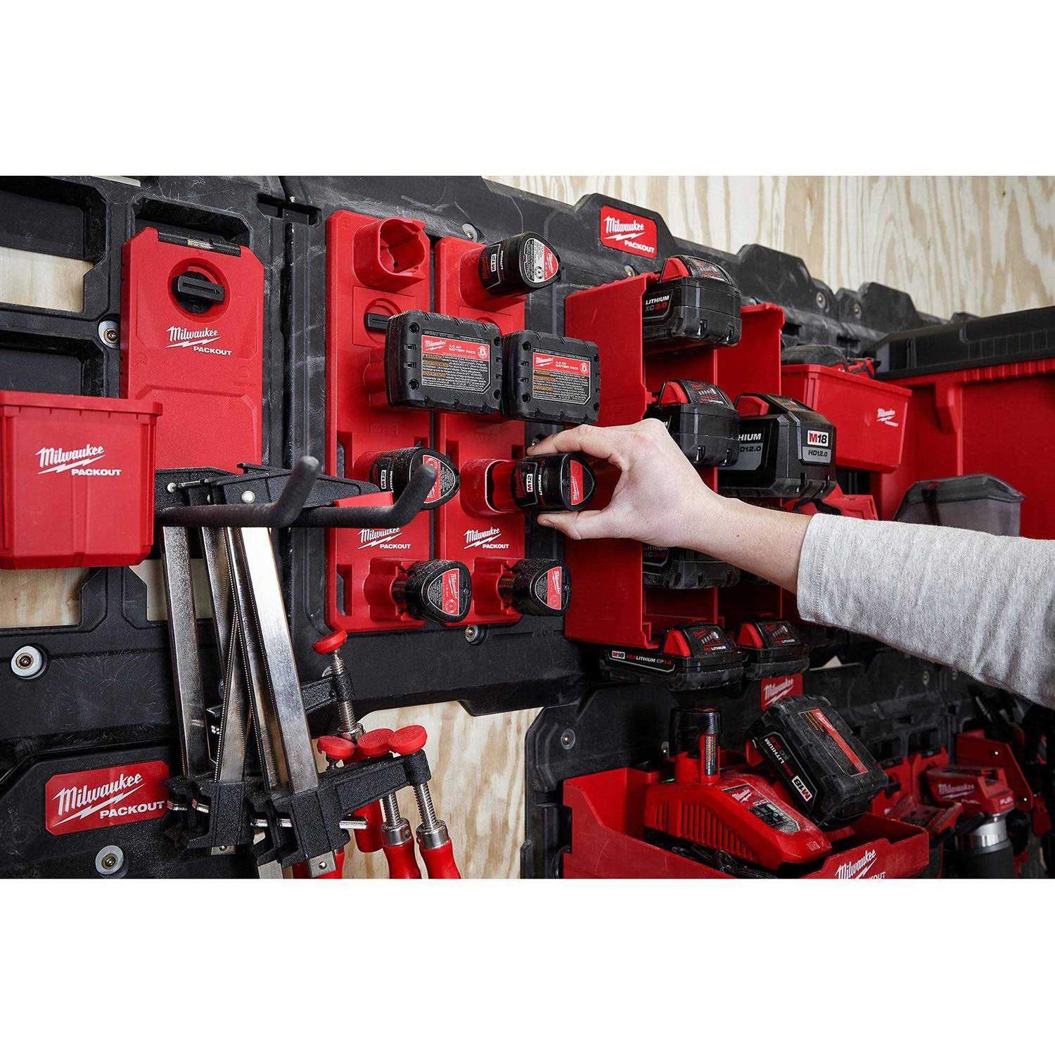 Milwaukee PACKOUT M12 Battery Rack P8209