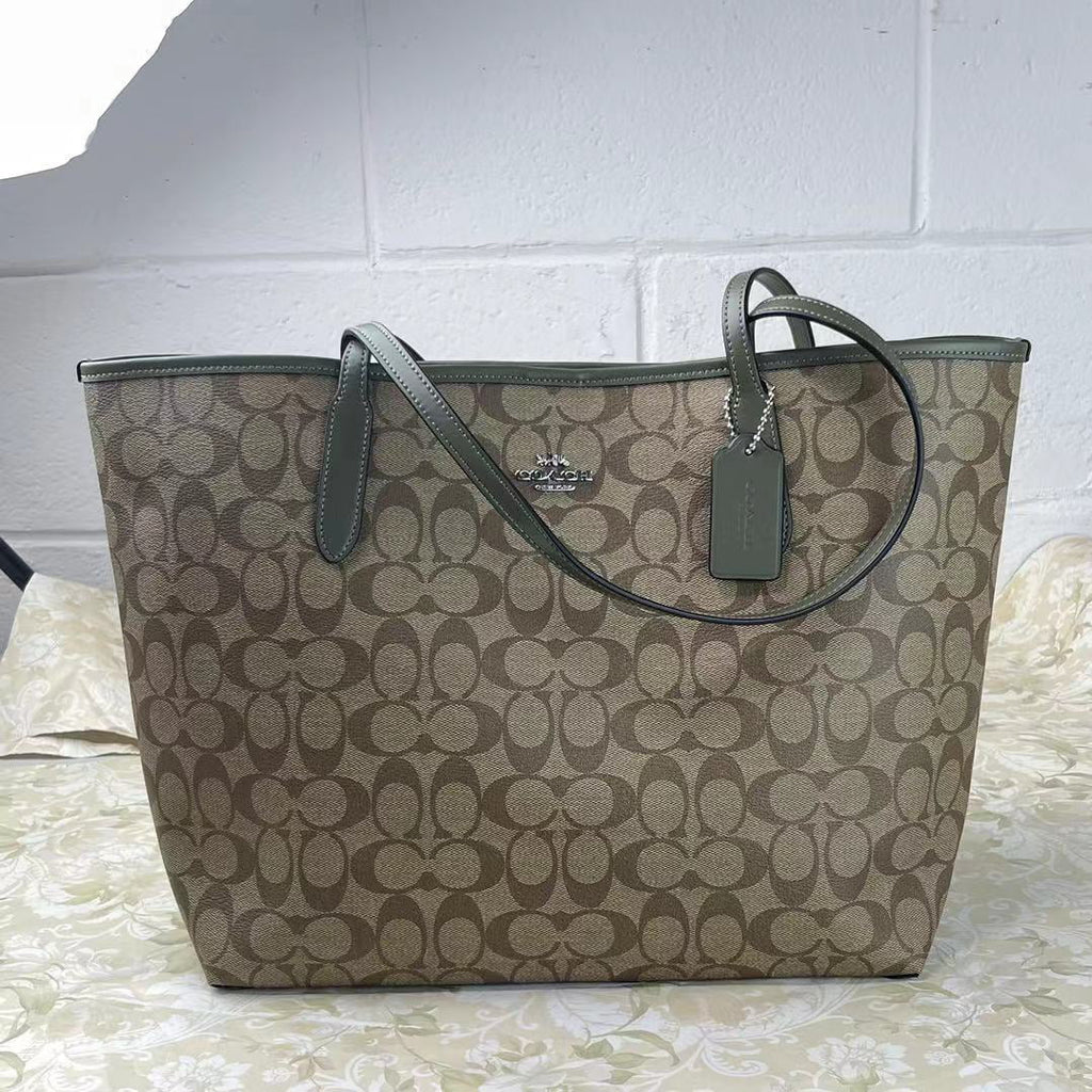 Coach 5696 City Tote Signature Canvas Khaki B20763