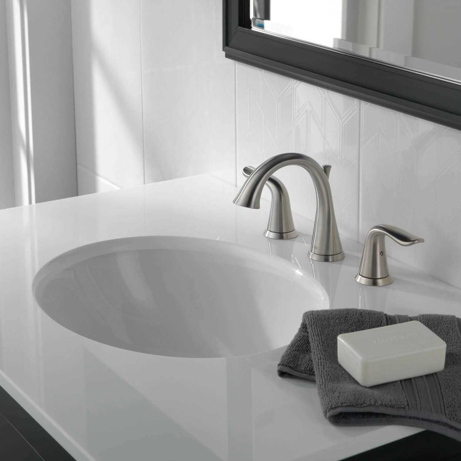 Delta Lahara Two Handle Widespread Bathroom Faucet 3538-SSMPU-DST A824