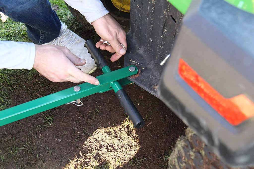 Landzie Lawn & Garden Spreader - 44 Inch Heavy Duty Metal Mesh Push/Tow Spreader for Compost, Peat Moss, Top Soil, Mulch B67611