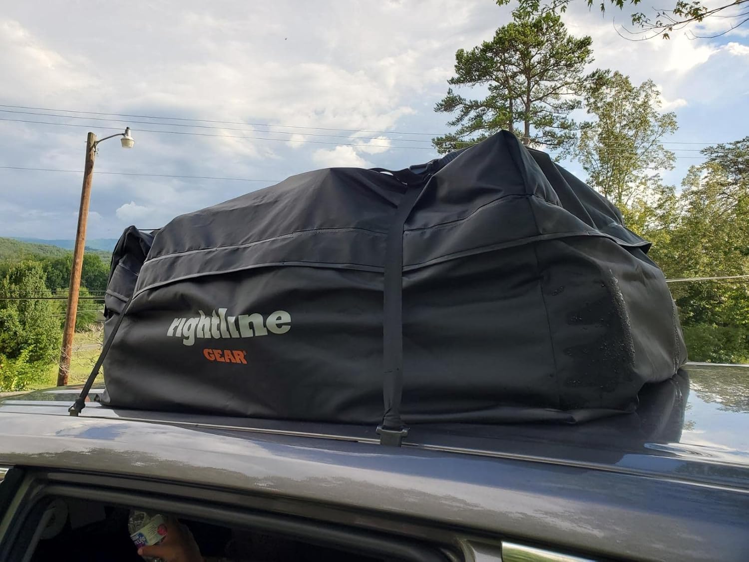 Rightline Gear Range 3 Car Top Carrier & Moki Door Step Bundle, Water-Resistant, 18 Cu. Ft. F1392